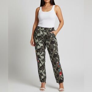 Avani Green Camo Pants with Relaxed Fit and Floral Embroidery‎